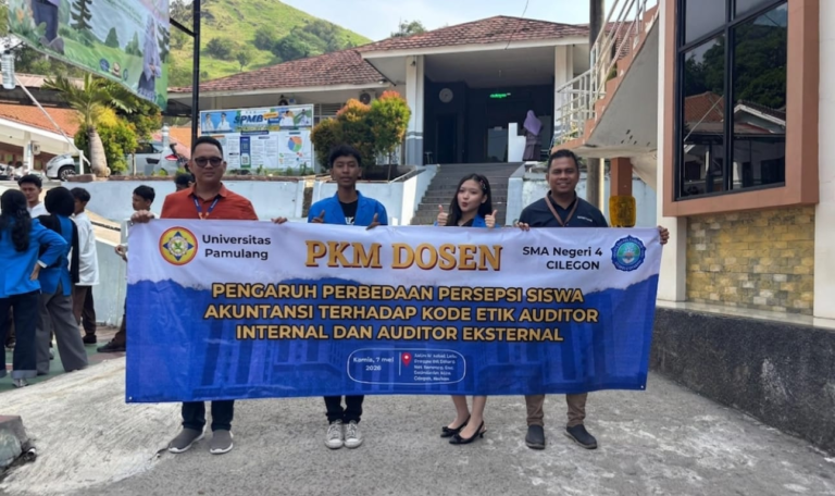 Dosen Program Studi Akuntansi Universitas Pamulang Kampus Serang melaksanakan kegiatan Pengabdian kepada Masyarakat (PKM) di SMAN 4 Cilegon dengan mengusung tema “Pengaruh Perbedaan Persepsi Siswa Akuntansi Terhadap Kode Etik Auditor Internal dan Auditor Eksternal”
